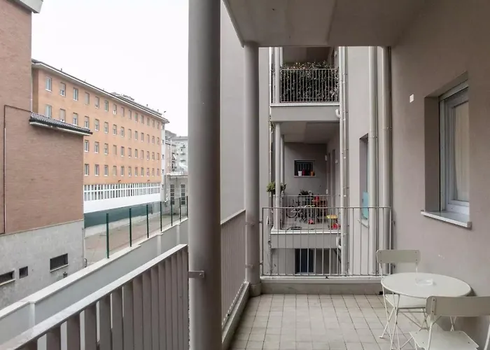 Modern Apartment In Milan
